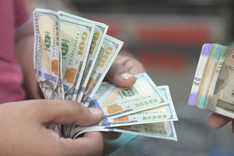 زيادة جديدة في الدولار الجمركي